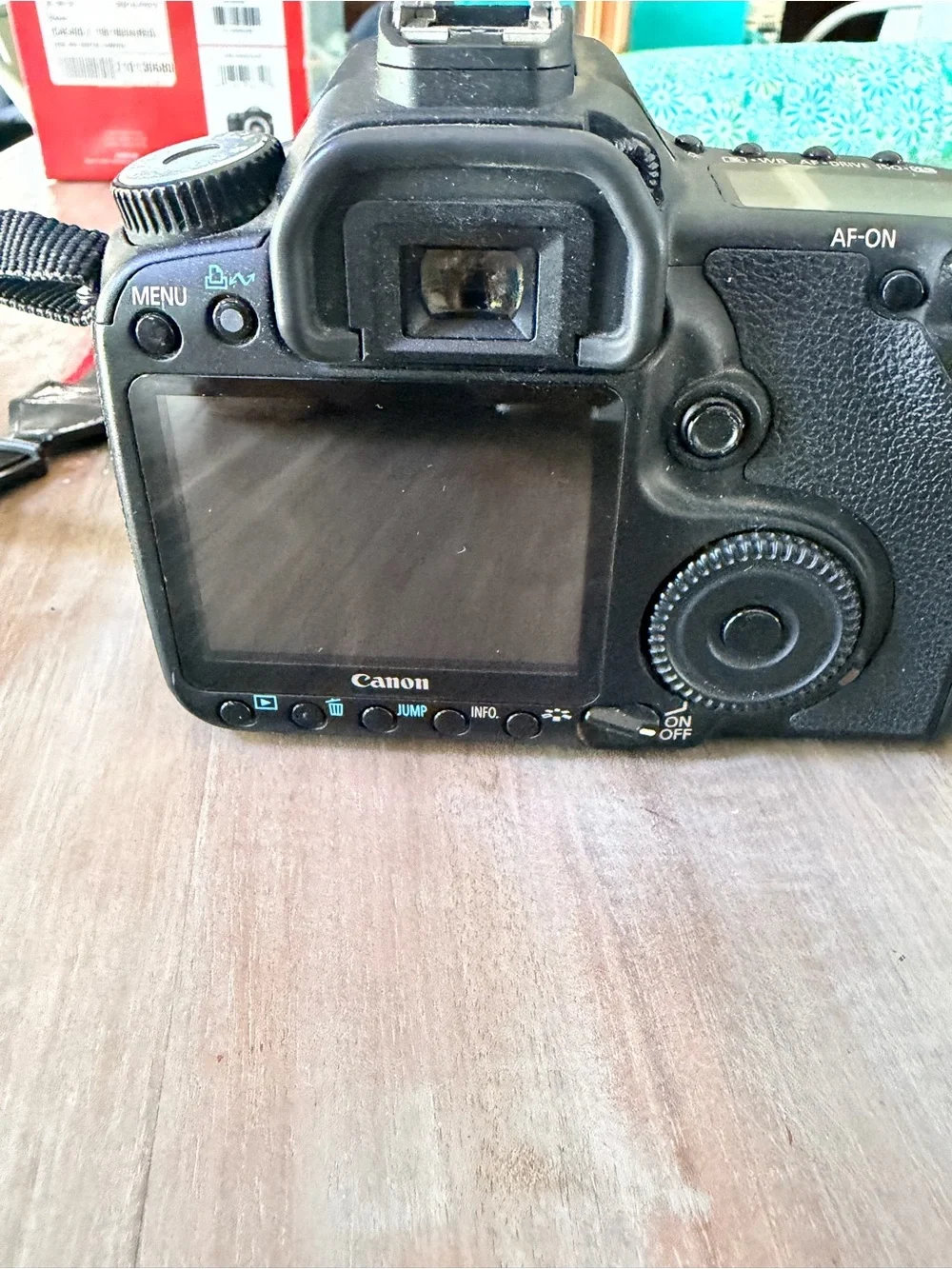 Canon EOS 40D DSLR with Tamron AF 18-200